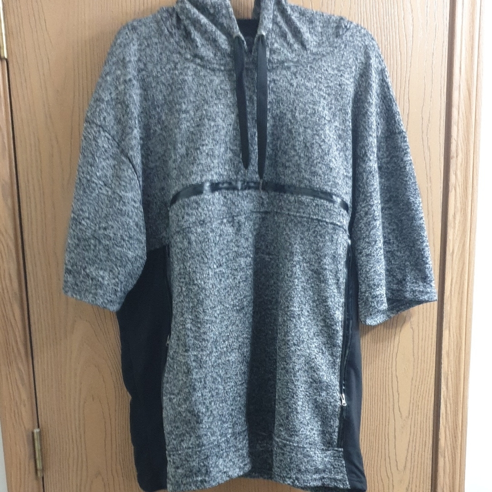 Gray Marled Hooded Pullover with Black Panels